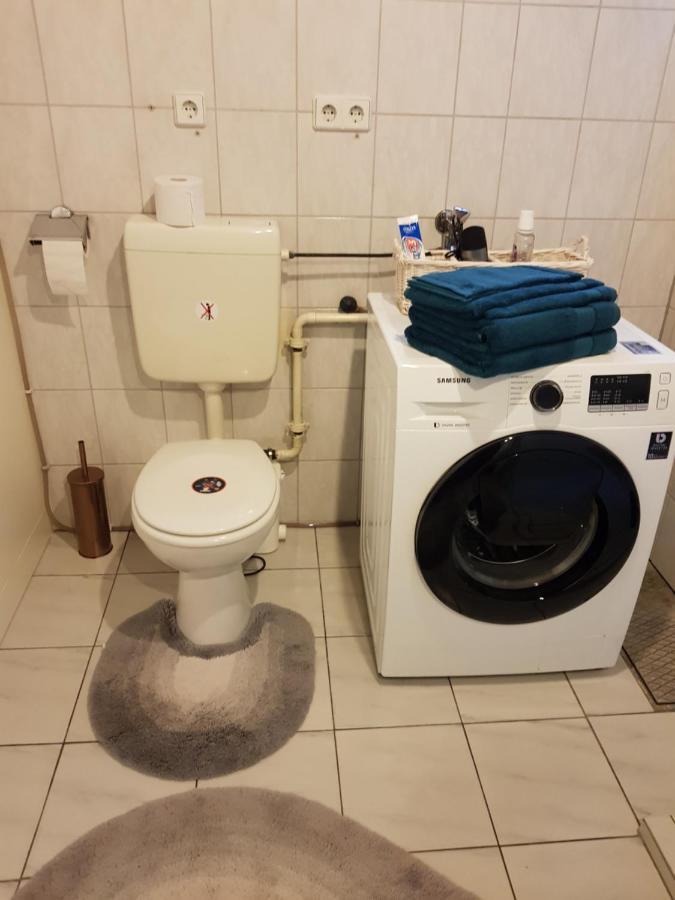 4 Sterne Souterrain Alt-mariendorf Apartamento *