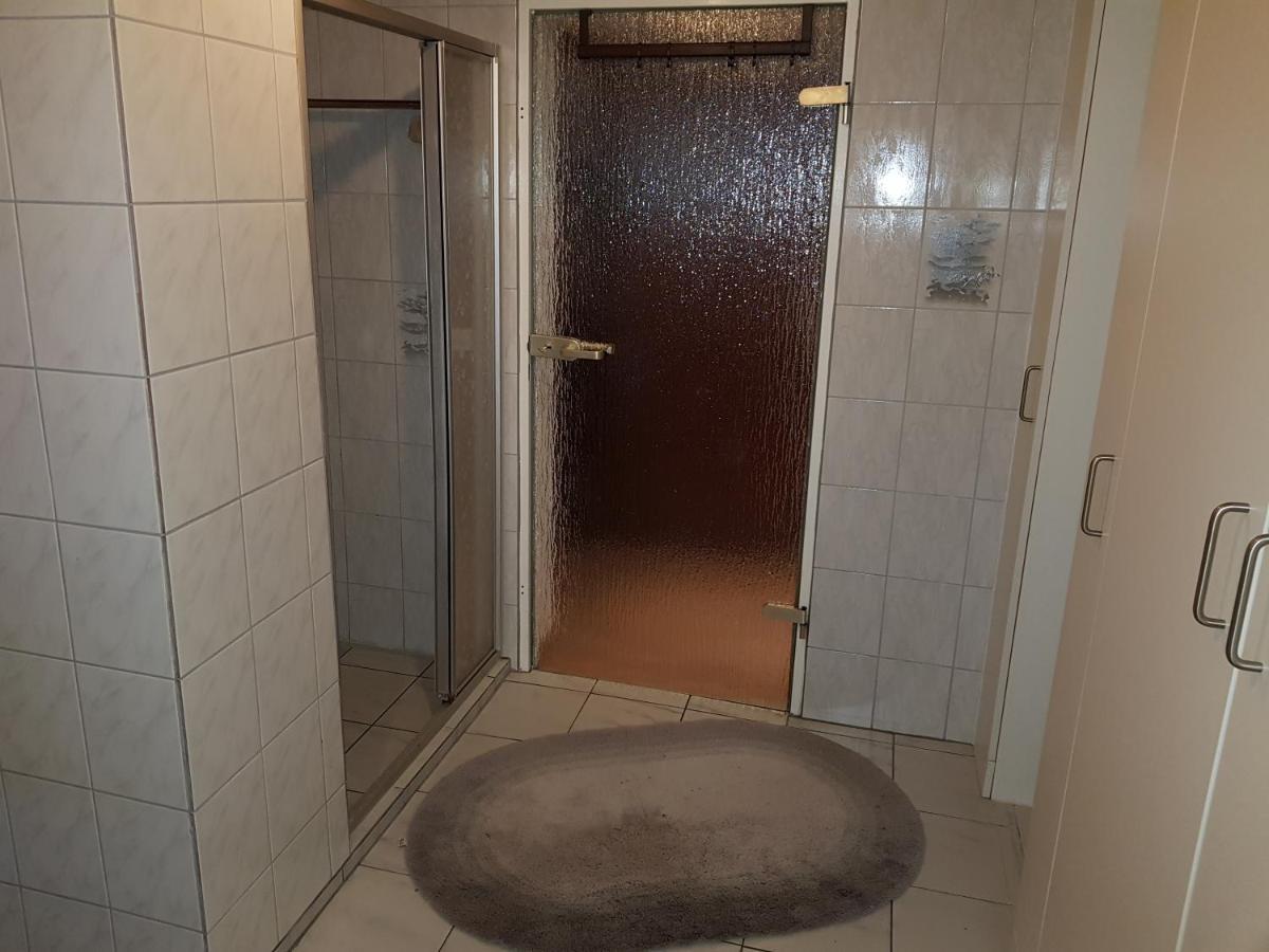 4 Sterne Souterrain Alt-mariendorf Apartamento